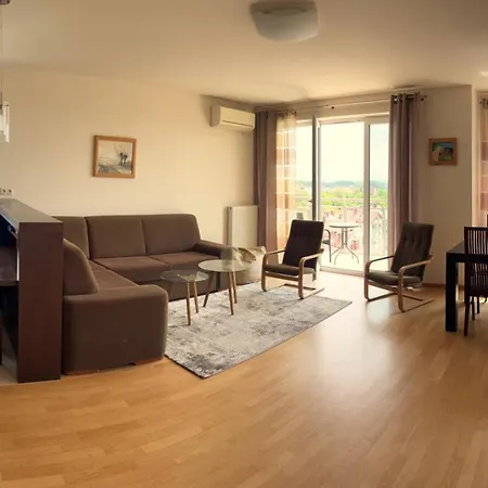 94m2 Z Widokiem Na - 4 Pokoje, 2 Lazienki, 2 Balkony, Garaz *